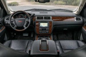 GMC Yukon Denali (GMT900) AWD 6.2 l / 380 hp / 2007 / 2008 : Specs ...