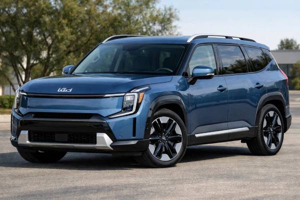 Kia EV9 GT-Line AWD (MV) 99.8 kWh / 379 hp / 2023 / 2024 / 2025 / 2026 : Specs, Real Range, and Charging