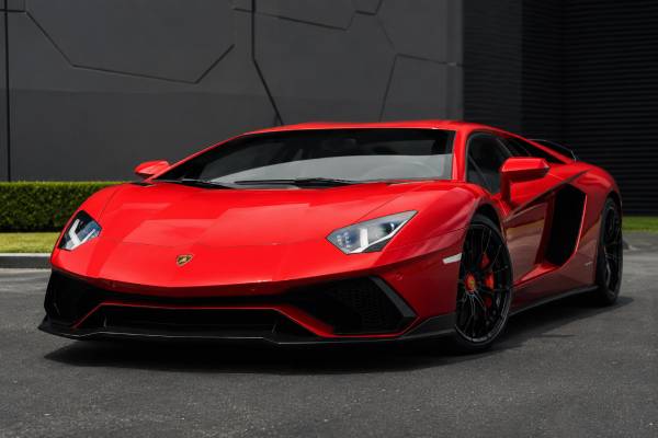 Lamborghini Aventador S specs: LB834 6.5L V12, 740 hp, AWD, ISR gearbox, 2017-2021 coupe and Roadster performance details.