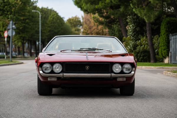 Lamborghini Espada VIP Tipo 108 specs: 350 hp 3.9L V12, manual RWD, 1971 luxury features, engineering, and values.