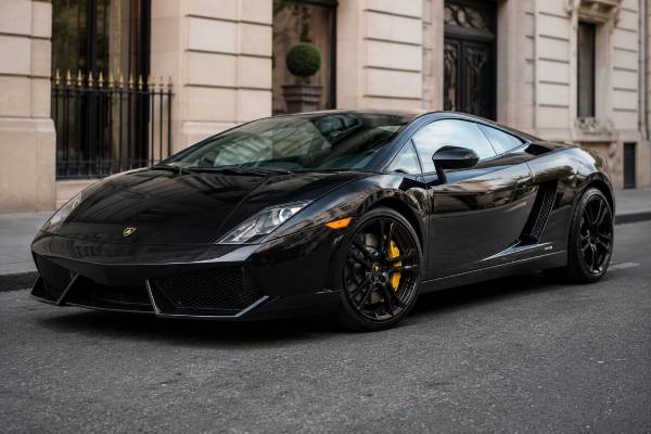 Lamborghini Gallardo LP 550-2 Bicolore specs: L140 5.2L V10, 550 hp, RWD, E-gear, 2011-2012 performance and buying guide.