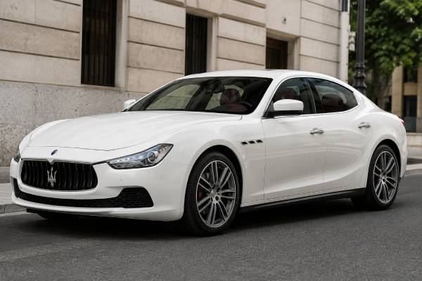 Maserati Ghibli Diesel 250 guide covering the market-specific 250 hp V6 diesel, specs, economy, emissions-system risks, maintenance, and buying checks.