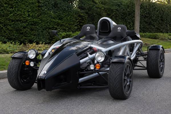 Ariel Atom 2 LSJ Stage 1 specs: supercharged 2.0L Ecotec, 230 hp, 278 Nm, 5-speed manual, limited-slip differential, and 612 kg curb weight.