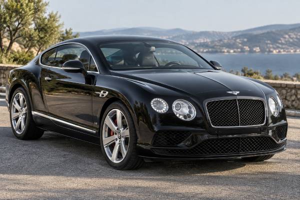 Bentley Continental GT V8 specs: 4.0L W12 with 500 hp, 660 Nm, 8-speed automatic, all-wheel drive and 303 km/h top speed.