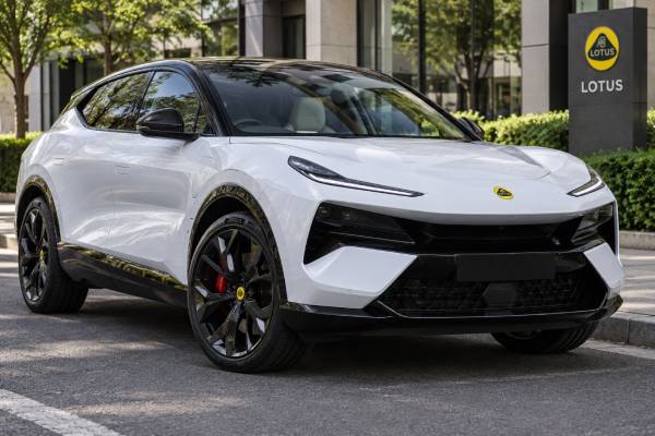 Lotus Eletre 600 Type 132 specs: 112 kWh battery, 603 hp, 350 kW DC charging, 250 km/h top speed, 710 Nm torque, AWD, and 4.15-sec 0–100 km/h.
