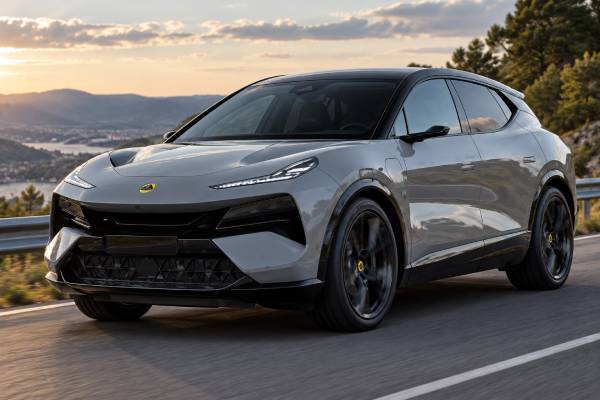 Lotus Eletre First Limited Edition Type 132 specs: 112 kWh battery, 612 hp, 710 Nm torque, AWD, 4.5-sec 0–100 km/h, 350 kW DC charging, and 258 km/h top speed.