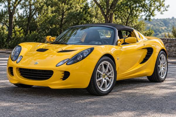 Lotus Elise 1.6 Type 111 specs: 134 hp, 160 Nm torque, 1.6L inline-four, 6.0-sec 0–60 mph, 204 km/h top speed, 6-speed manual, RWD, and 6.5-sec 0–100 km/h.
