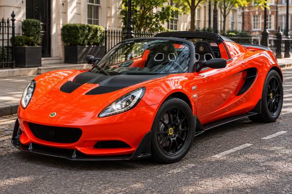 Lotus Elise Cup 250 Type 111 specs: 243 hp, 1.8L supercharged inline-four, 4.3-sec 0–100 km/h, 3.9-sec 0–60 mph, 250 Nm torque, and 248 km/h top speed.