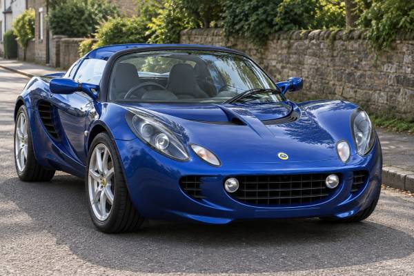Lotus Elise S Type 111 specs: 134 hp, 1.8L naturally aspirated inline-four, 6-speed manual, RWD, 172 Nm torque, 6.0-sec 0–100 km/h, and 5.8-sec 0–60 mph.