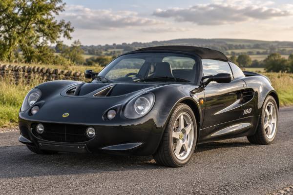 Lotus Elise Sport 160 Type 111 specs: 1.8L naturally aspirated inline-four, 160 hp, 174 Nm torque, 5-speed manual, and RWD.