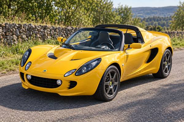 Lotus Elise Type 111 specs: 120 hp, 168 Nm torque, 1.8L naturally aspirated inline-four, 201 km/h top speed, 5-speed manual, RWD, and 5.7-sec 0–60 mph.