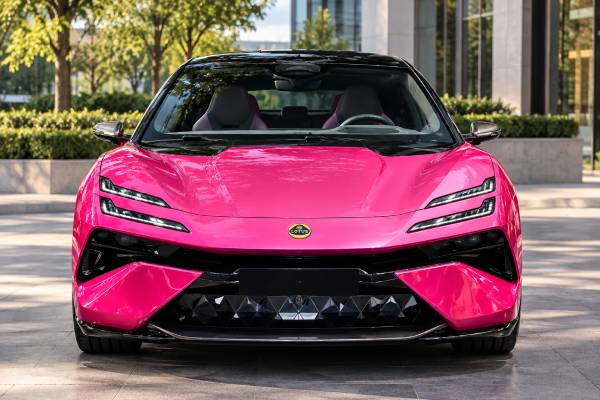 Lotus Emeya Blossom Limited Edition Type 133 specs: 102 kWh battery, 905 hp, 985 Nm torque, AWD, 2.8-sec 0–100 km/h, and 256 km/h top speed.
