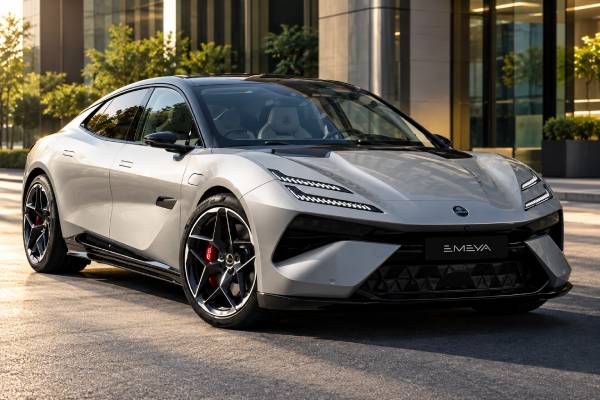 Lotus Emeya L+ Platinum Edition Type 133 specs: 102 kWh battery, 603 hp, 650 km CLTC range, 250 km/h top speed, 710 Nm torque, AWD, and 4.15-sec 0–100 km/h.