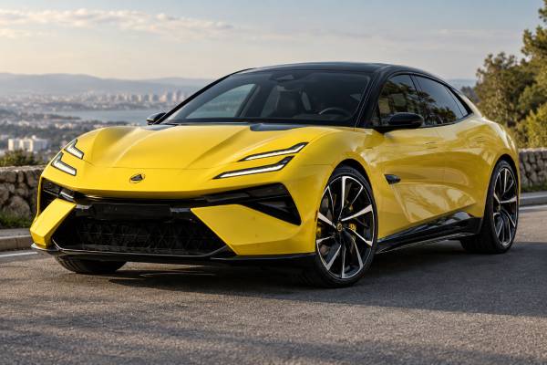 Lotus Emeya S Type 133 specs: 102 kWh battery, 603 hp, 350 kW DC charging, 610 km WLTP range, 710 Nm torque, dual-motor AWD, and 4.2-sec 0–100 km/h.