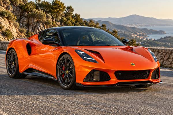 Lotus Emira 420 Sport Type 131 specs: 2.0L engine, 416 hp, 500 Nm torque, RWD, and 299 km/h top speed.